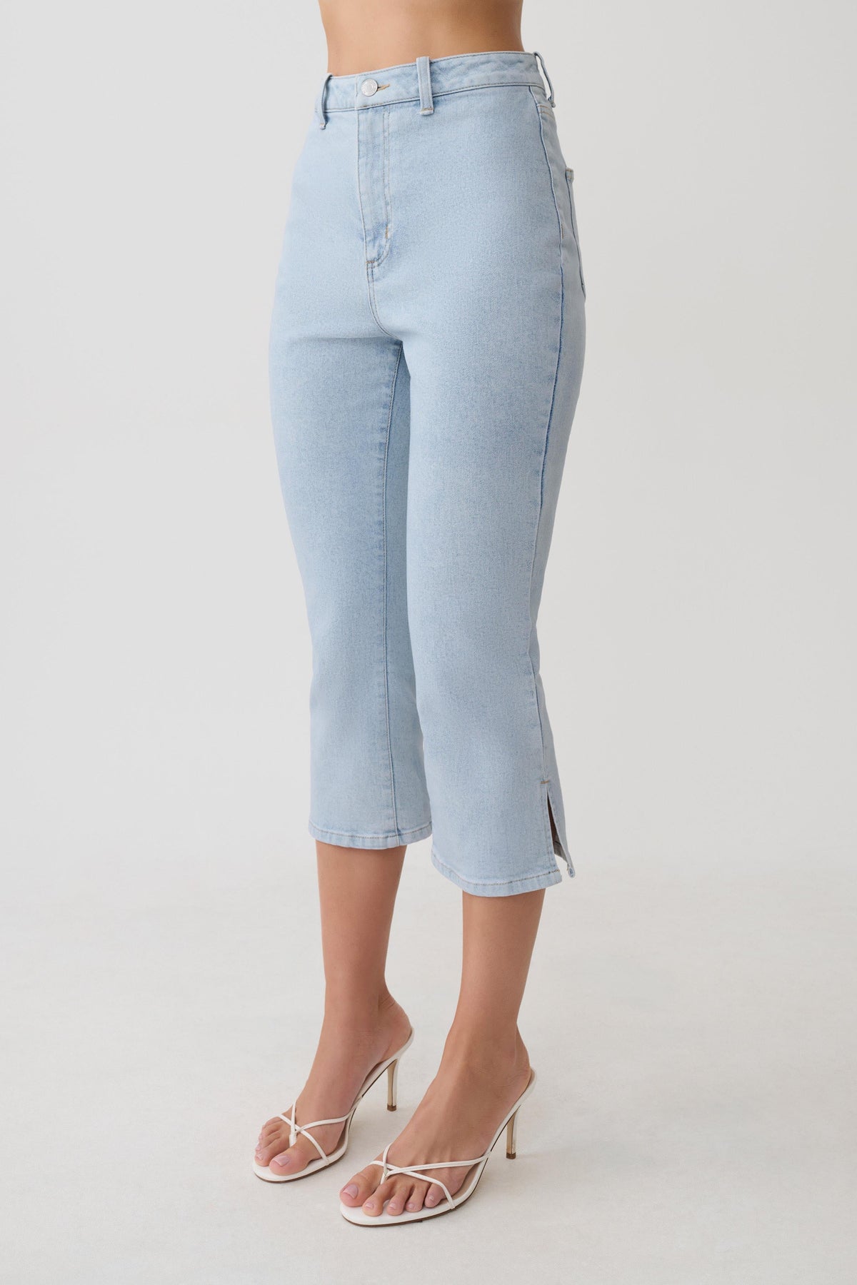 Mary Denim Capris - Light Blue