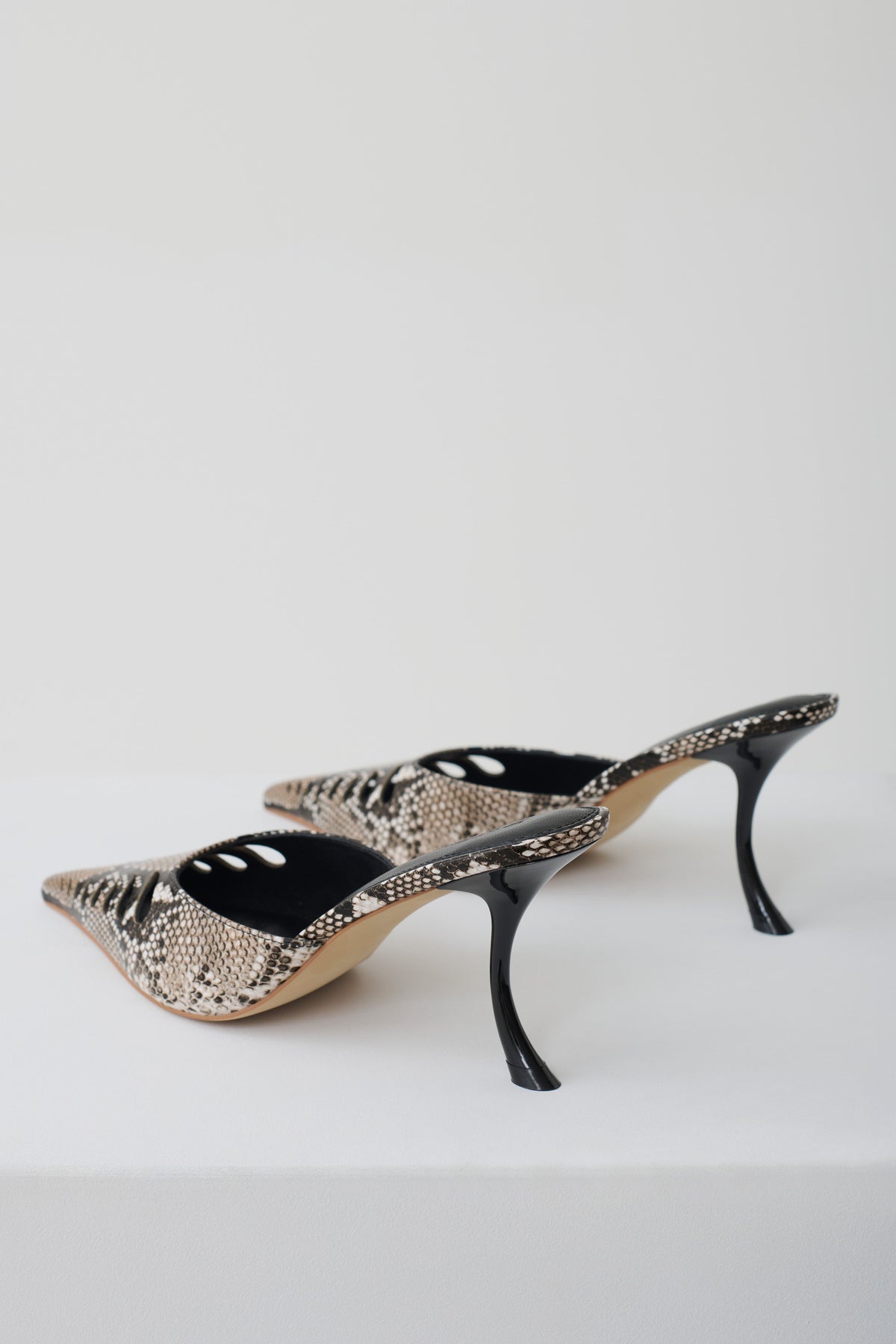 Maddi Pointed Heel - Neutral Snake Print